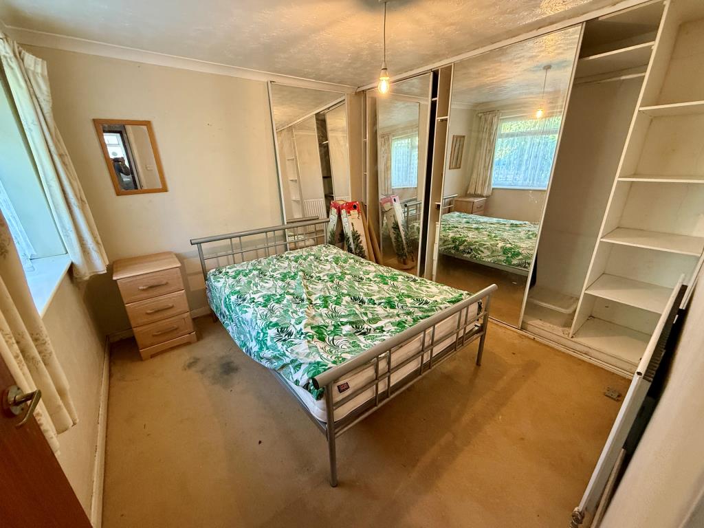 Lot: 21 - DETACHED BUNGALOW FOR REFURBISHMENT - Bedroom one
